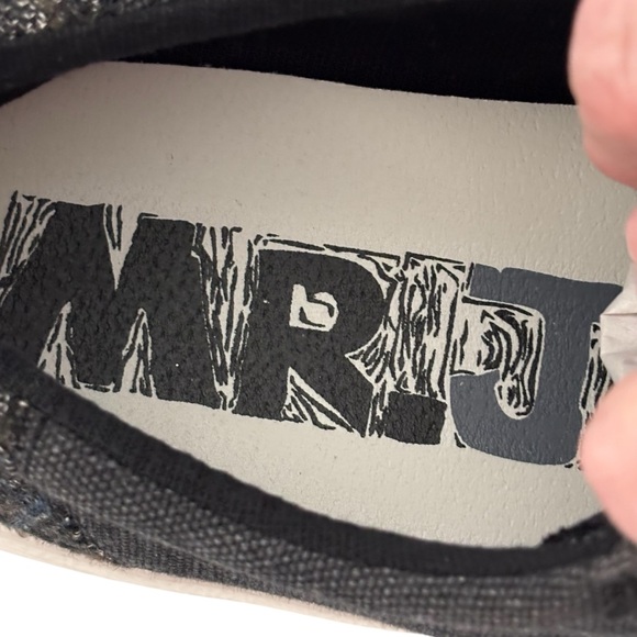 MR. J - MEN’S - SIZE 10.5 - STYLE: DAVID - SLIP ON SHOES IN BLACK - LIKE-NEW - Picture 4 of 11